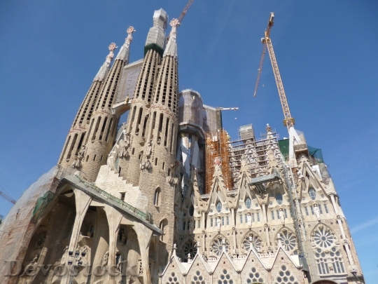 Devostock La Sagrada Familia Gaud 1