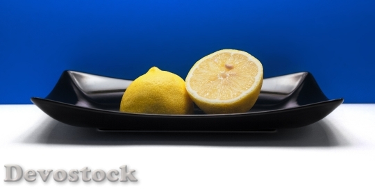 Devostock Lemon Fruit Black Plate