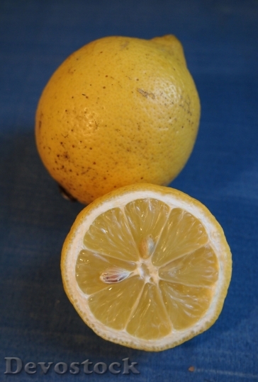 Devostock Lemon Half Lemon Sour