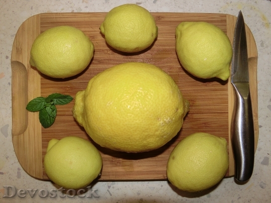 Devostock Lemon Knife Board Salad