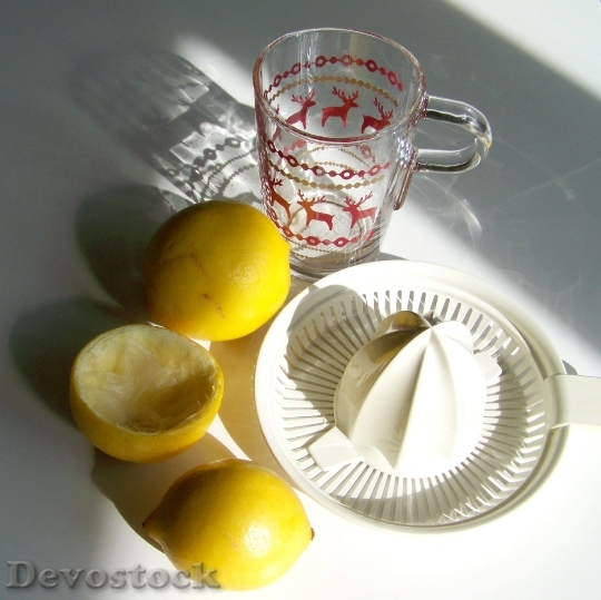 Devostock Lemon Yellow Fruit Light