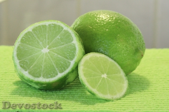 Devostock Lime Citrus Aurantiifolia Fruit