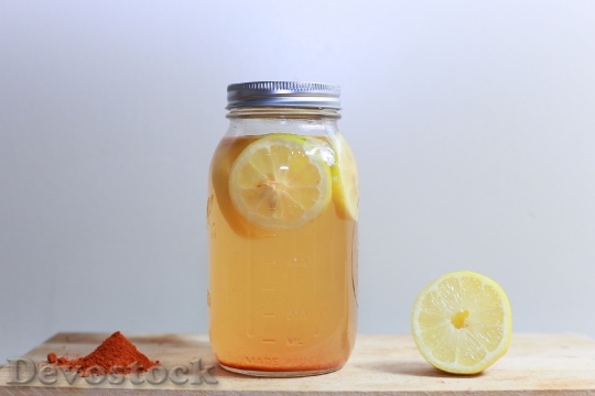 Devostock Mason Jar With Lemons