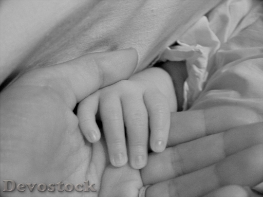 Devostock Mother Baby Hands Birth 0