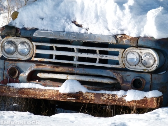 Devostock Old Automobile Snow Covered