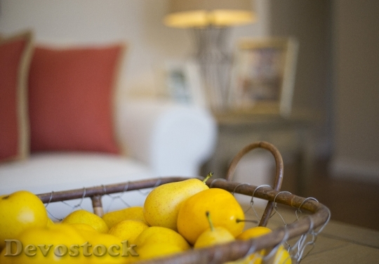 Devostock Pears Basket Wood Table