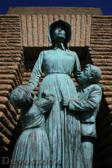 Devostock Pioneer Statue Statue Bronze 0
