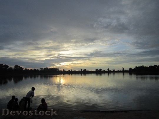 Devostock Pond Fishing Sunrise Family