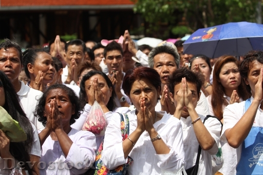 Devostock Praying Buddhists Thai Temple 0