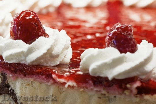 Devostock Raspberry Cake Cake Raspberries