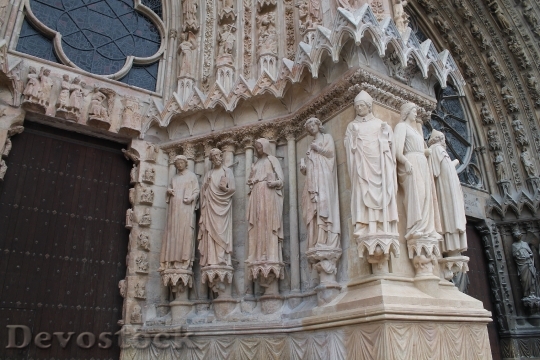 Devostock Reims Cathedral Statue Saints