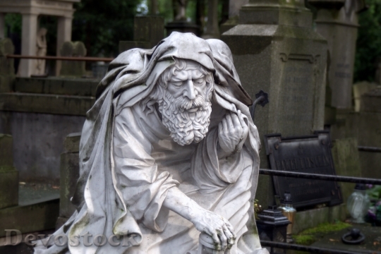 Devostock Sculpture Old Man Cemetery