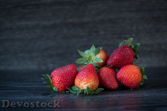 Devostock Strawberries Red Ripe Soft