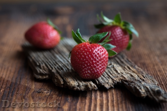 Devostock Strawberries Red Ripe Sweet 2