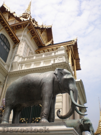 Devostock Temple Thai Elephant Statue