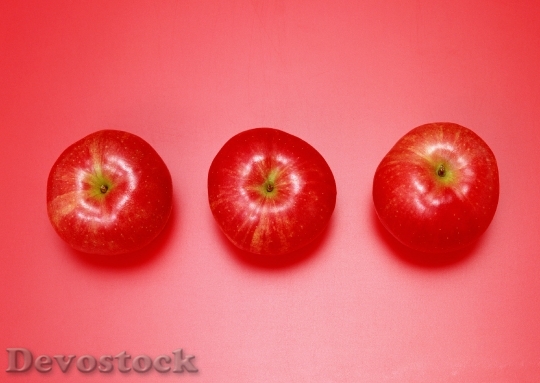 Devostock Three Apples Fruit