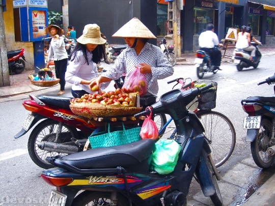 Devostock Vendor Fruits Women Woman