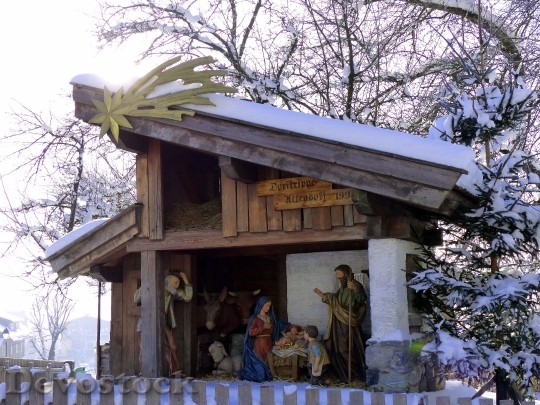 Devostock Village Nativity Crib Figures 3