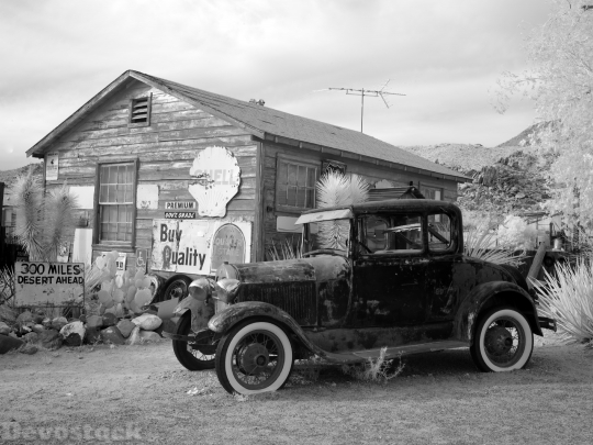 Devostock Vintage Auto Car Building