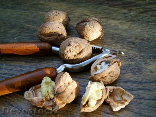 Devostock Walnut Hard Shelled Fruits