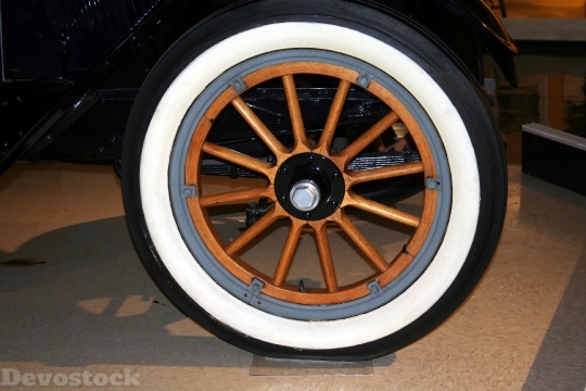 Devostock Wheel Spokes Whitewall Tire