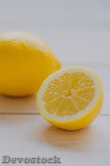 Devostock Yellow Lemons Citrus Fruits