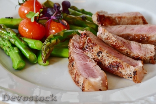 Devostock Asparagus Steak Veal Steak Veal 361184 4K.jpeg
