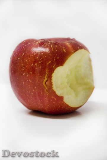 Devostock Apple Red Apple Bite
