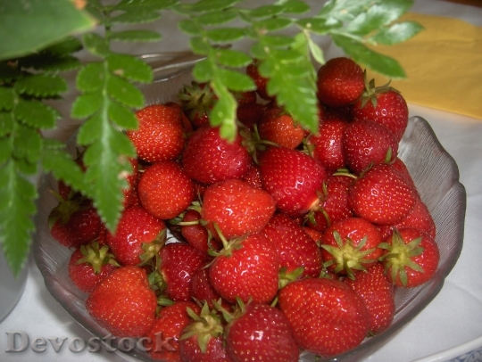 Devostock Berries Strawberries Healthy Sweet 0