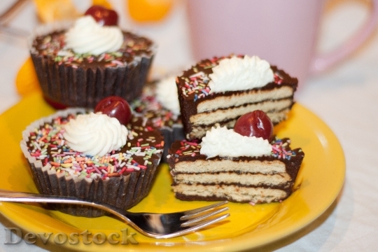 Devostock Cake Tart Pastries Small 2