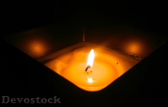 Devostock Candle Flame Candlelight Burning