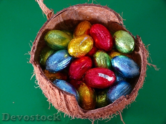 Devostock Easter Eggs Shell Coconuts