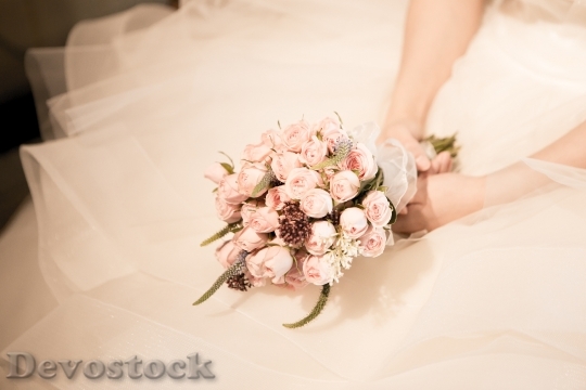 Devostock Love Woman Flowers 2650