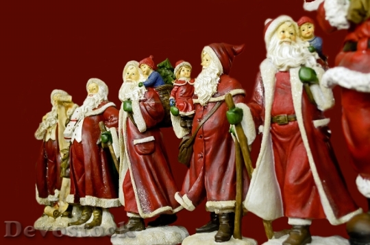 Devostock Santa Christmas Presents Family