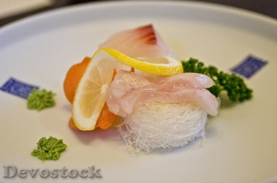 Devostock Sashimi Wasabi Lemon Plate