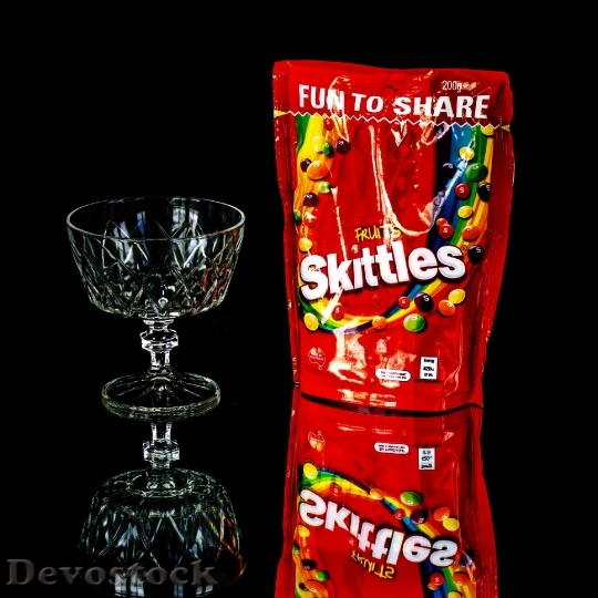 Devostock Skittles Sweets Lollies Glass