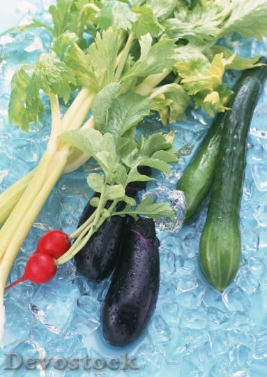 Devostock Vegetable In Ice Water